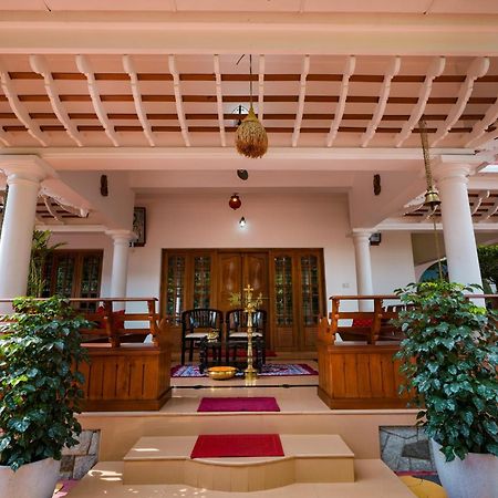 Parudeesa - Heavenly- Luxurious Palace Look-Near Cbd - Kerala - India With Breakfast Kāladi Exterior foto