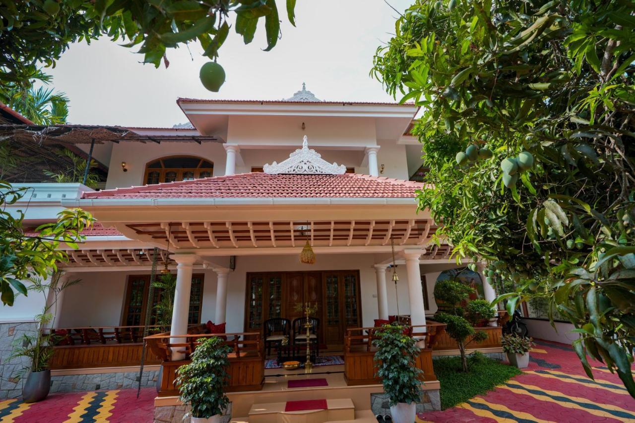 Parudeesa - Heavenly- Luxurious Palace Look-Near Cbd - Kerala - India With Breakfast Kāladi Exterior foto