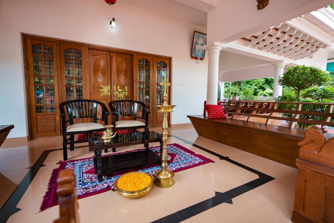Parudeesa - Heavenly- Luxurious Palace Look-Near Cbd - Kerala - India With Breakfast Kāladi Exterior foto