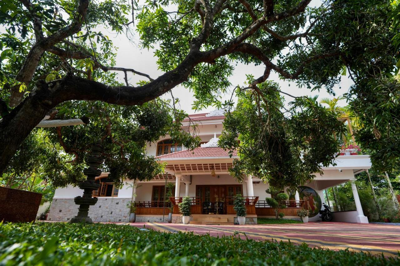 Parudeesa - Heavenly- Luxurious Palace Look-Near Cbd - Kerala - India With Breakfast Kāladi Exterior foto